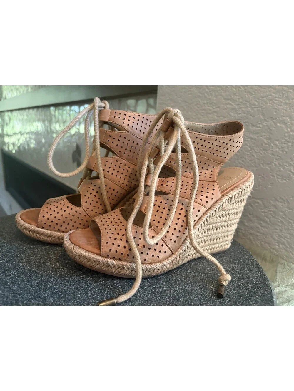 Johnston & Murphy Size 6 MANDY Cloud Waxy Leather Sandals Womens Shoes VGC